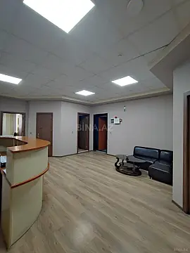 Satılır 5 otaqlı mənzil 215 m²