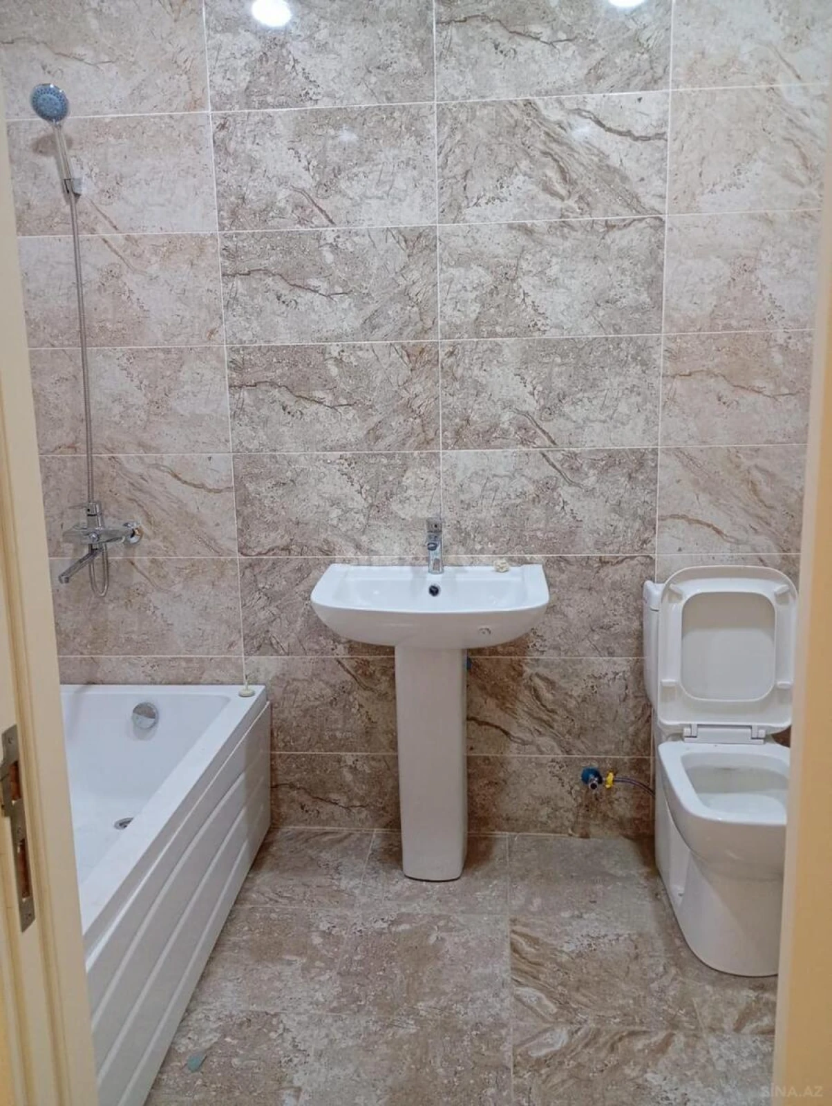 Kirayə verilir 1 otaqlı mənzil 60 m²