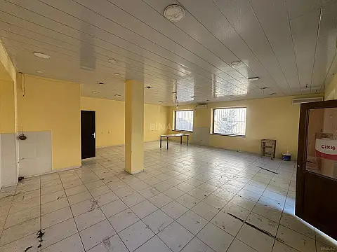 Kirayə verilir obyekt 90 m²