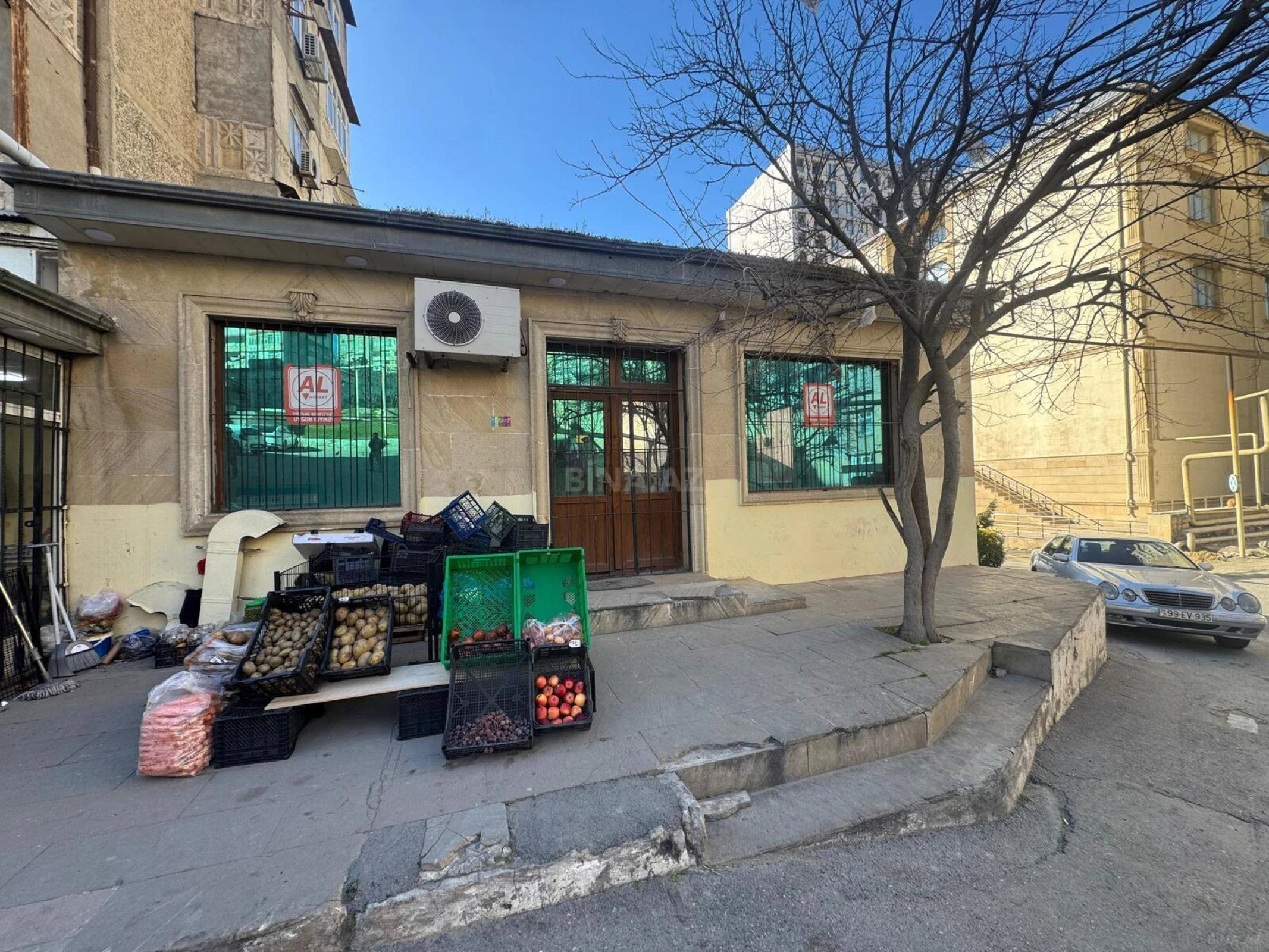 Kirayə verilir obyekt 90 m²