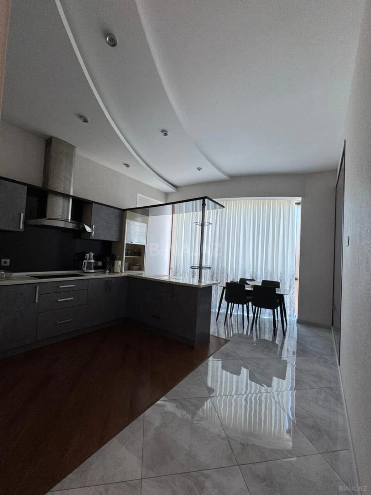 Kirayə verilir 3 otaqlı mənzil 120 m²