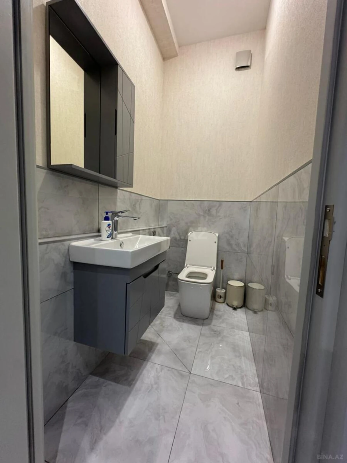 Kirayə verilir 3 otaqlı mənzil 120 m²