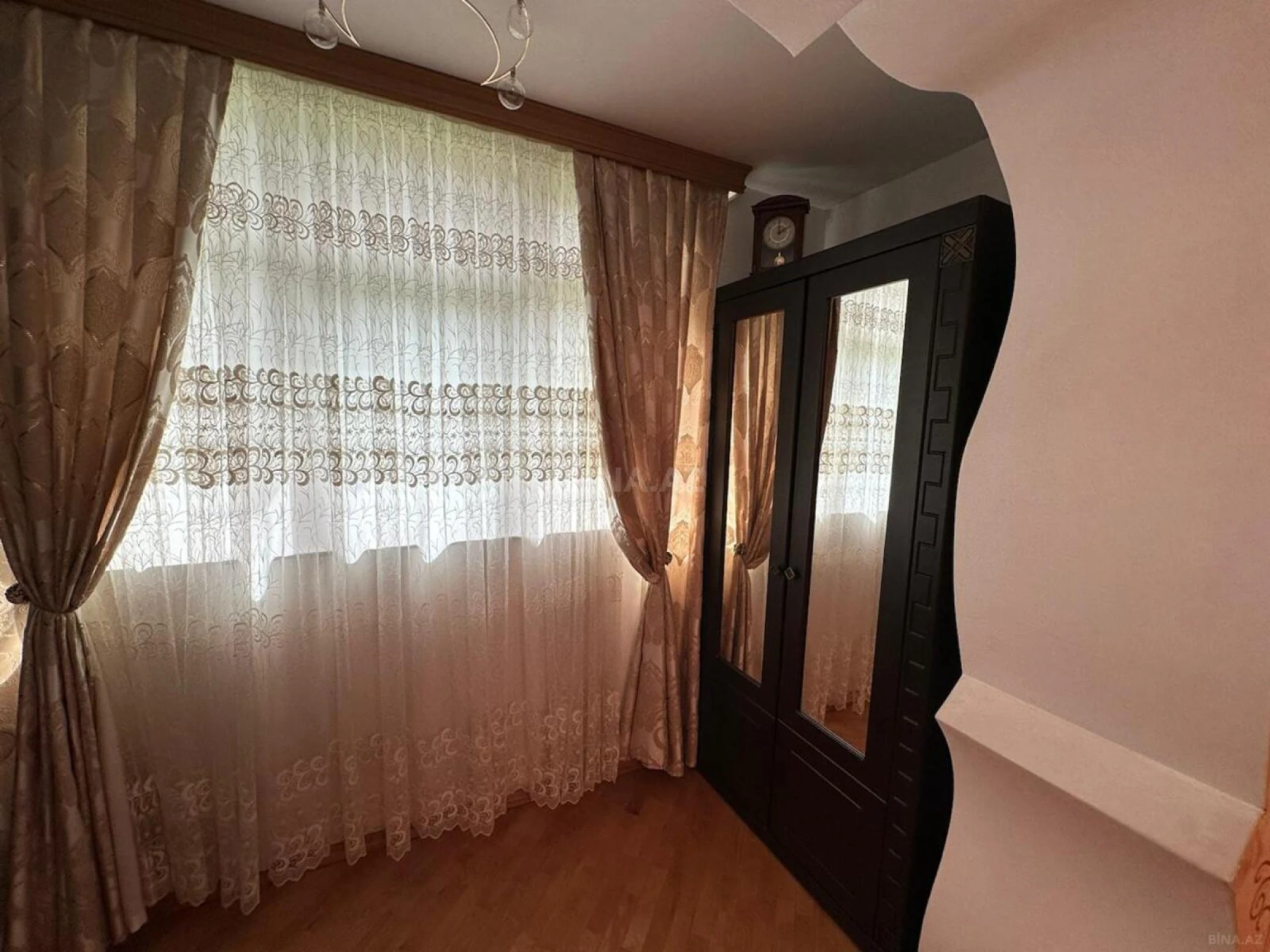 Kirayə verilir 2 otaqlı mənzil 70 m²