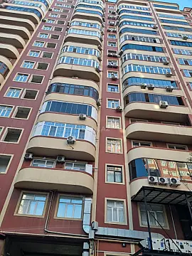 Satılır 4 otaqlı mənzil 170 m² — Bakı, 8-ci mikrorayon 4 otaq 170.00 m²