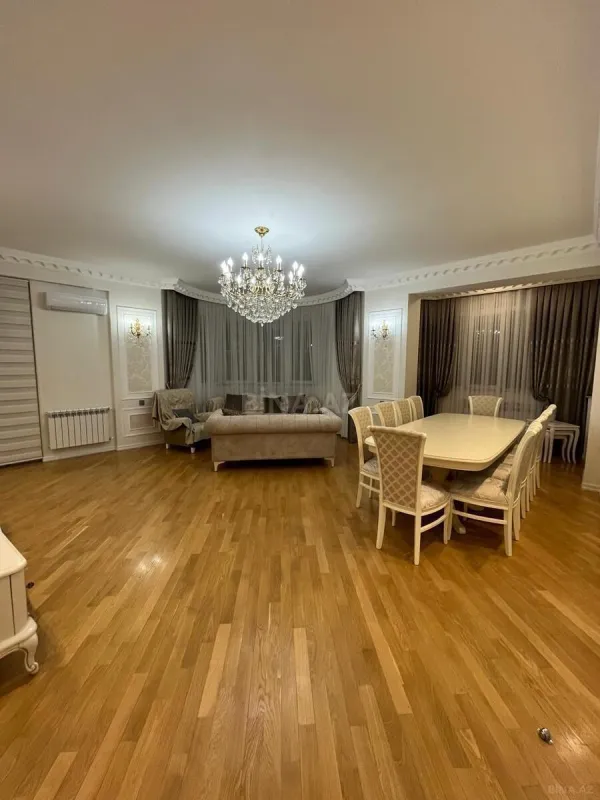 Satılır 4 otaqlı mənzil 170 m²