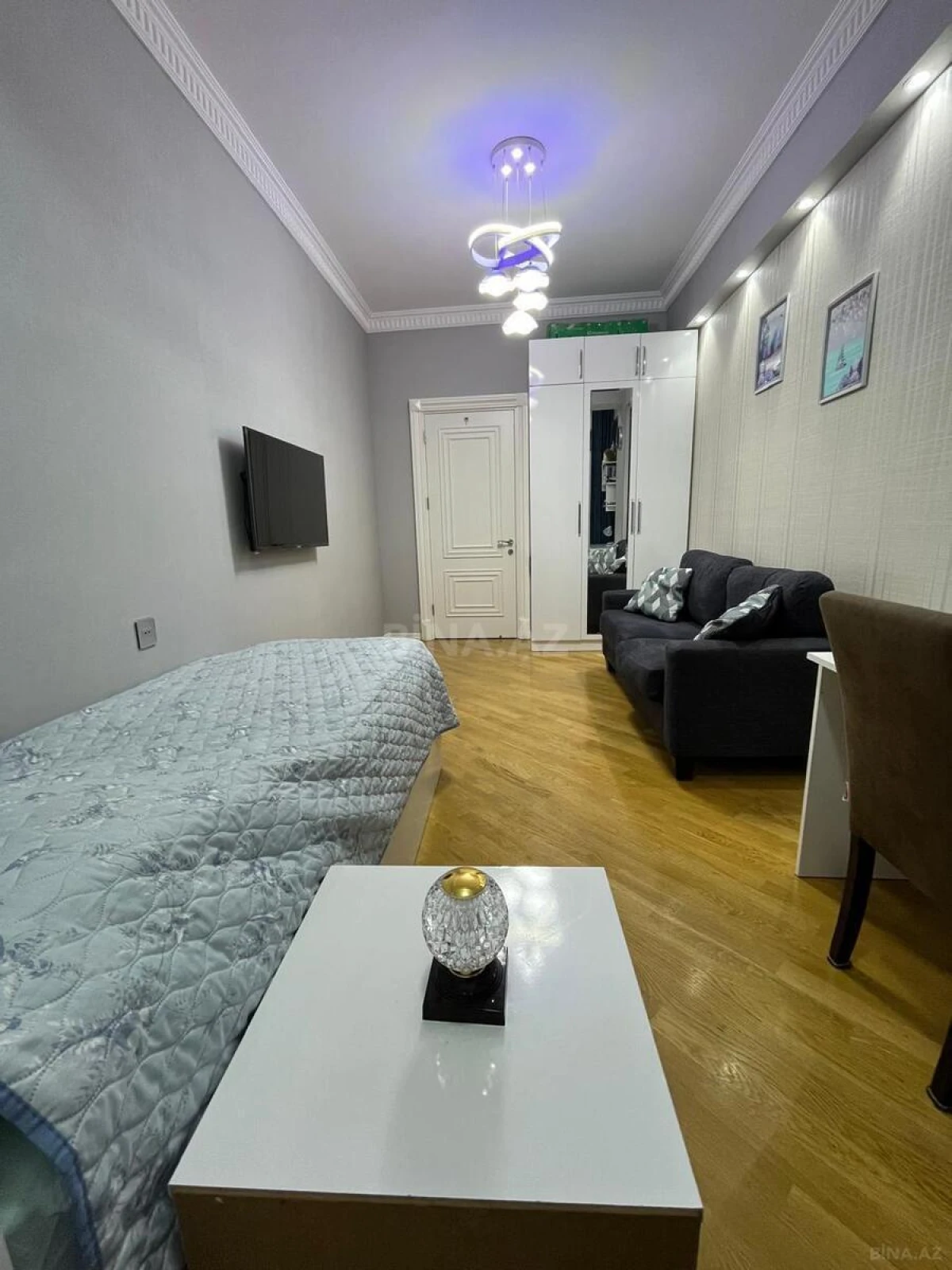 Satılır 4 otaqlı mənzil 170 m²