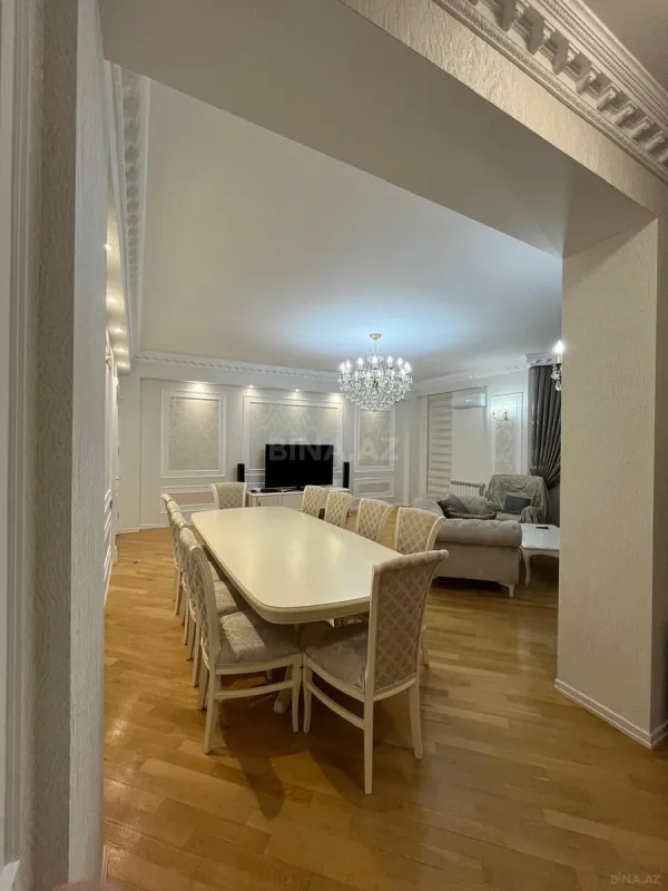 Satılır 4 otaqlı mənzil 170 m²