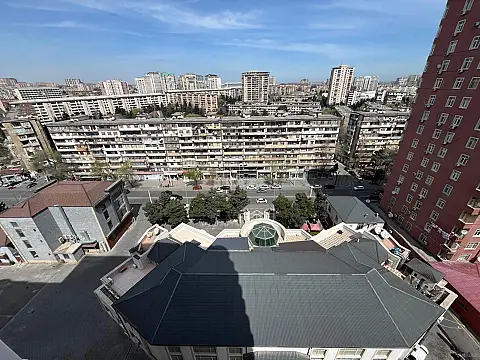 Satılır 4 otaqlı mənzil 170 m²
