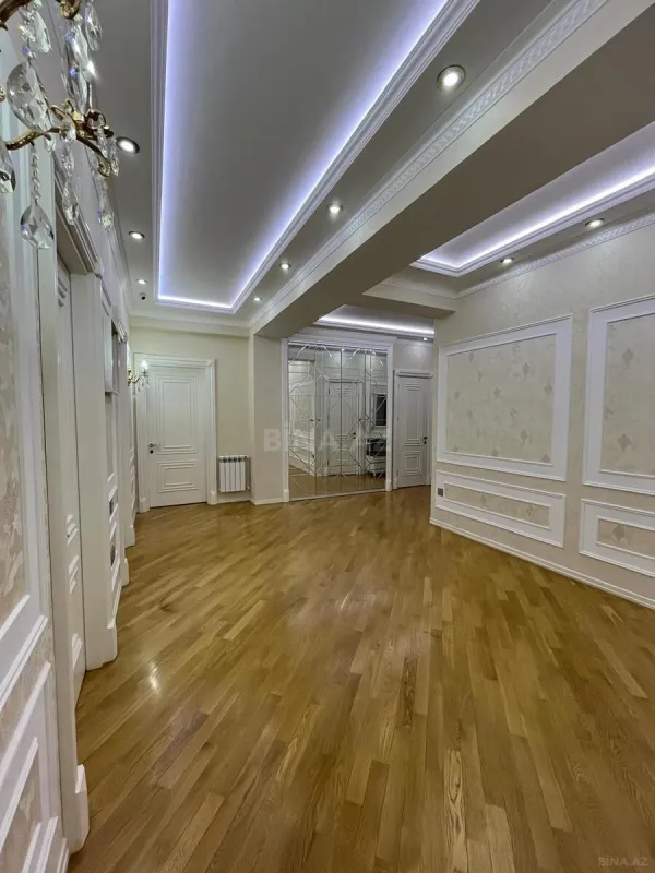 Satılır 4 otaqlı mənzil 170 m²