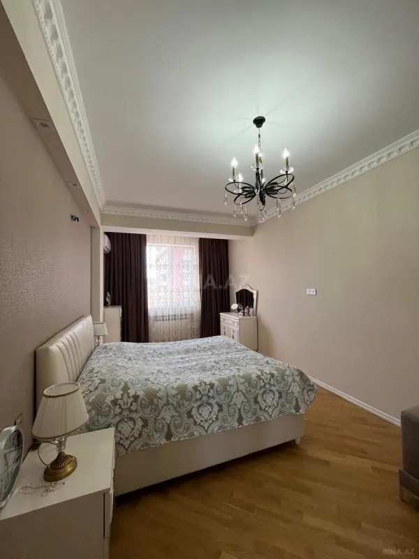 Satılır 4 otaqlı mənzil 170 m²