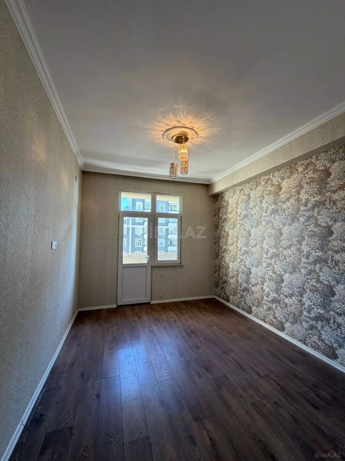 Satılır 3 otaqlı mənzil 104 m²