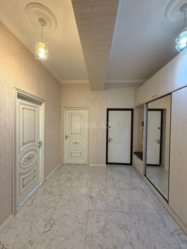 Satılır 3 otaqlı mənzil 104 m²