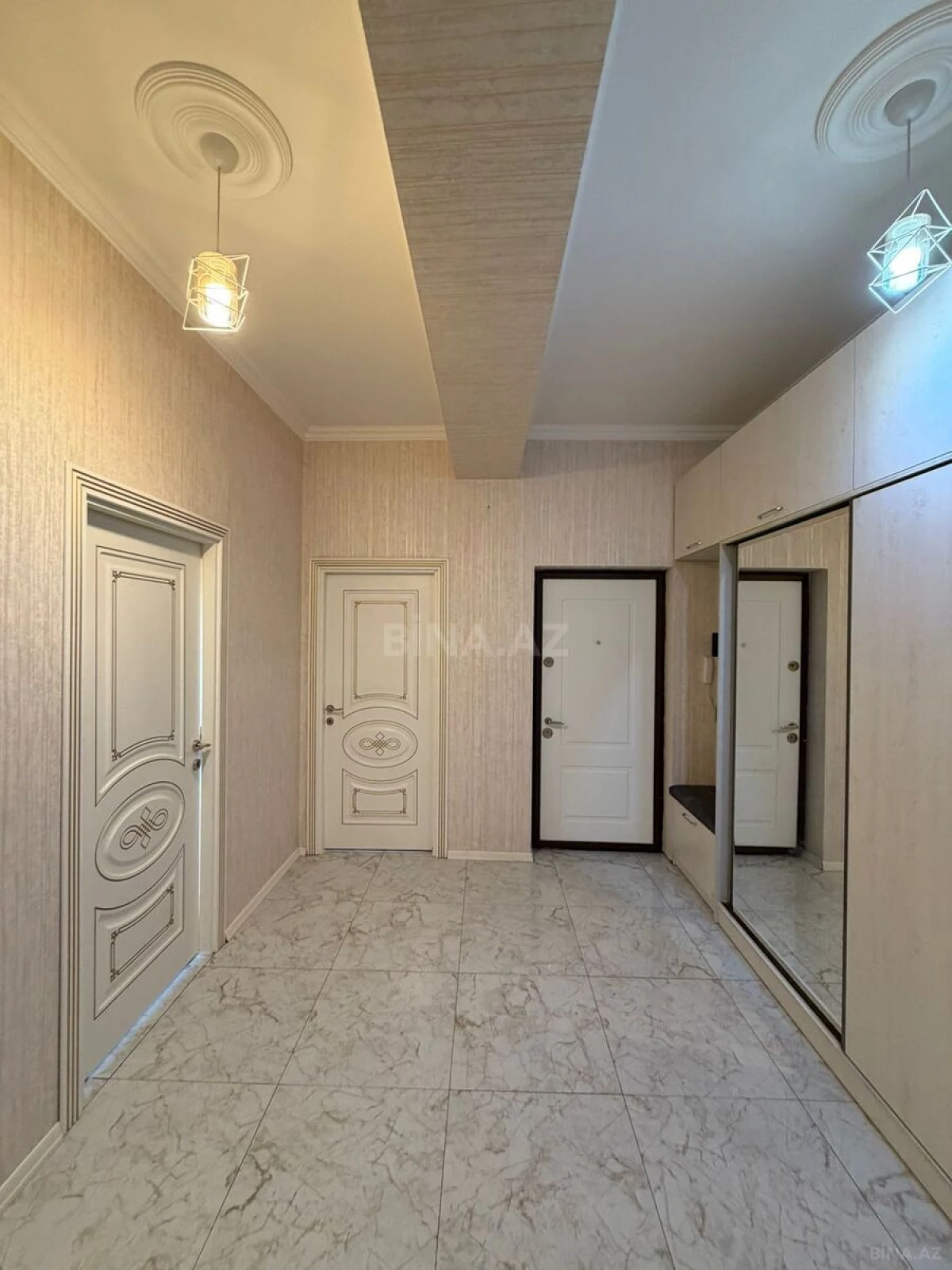Satılır 3 otaqlı mənzil 104 m²