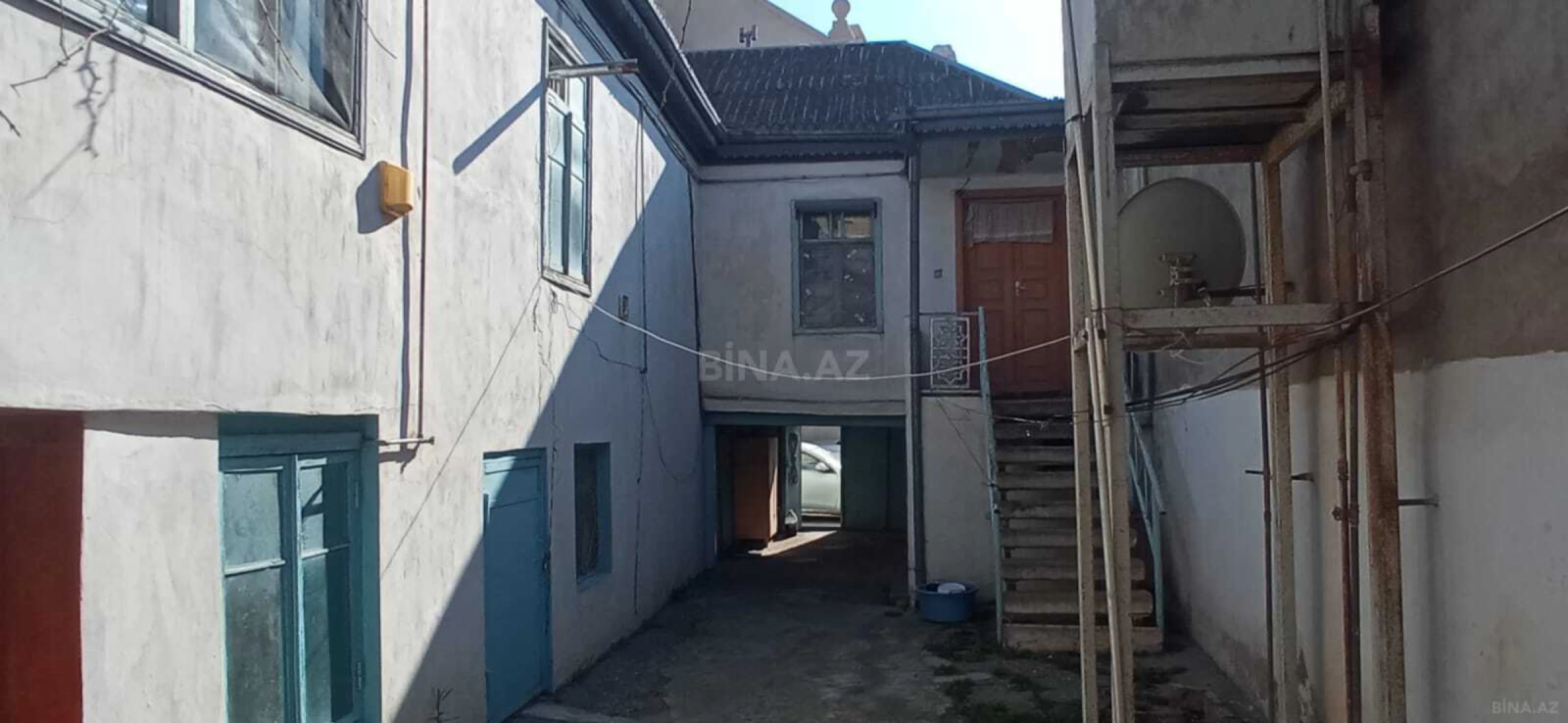Satılır 8 otaqlı həyət evi 440 m²