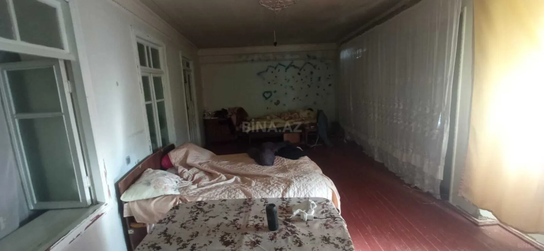 Satılır 8 otaqlı həyət evi 440 m²