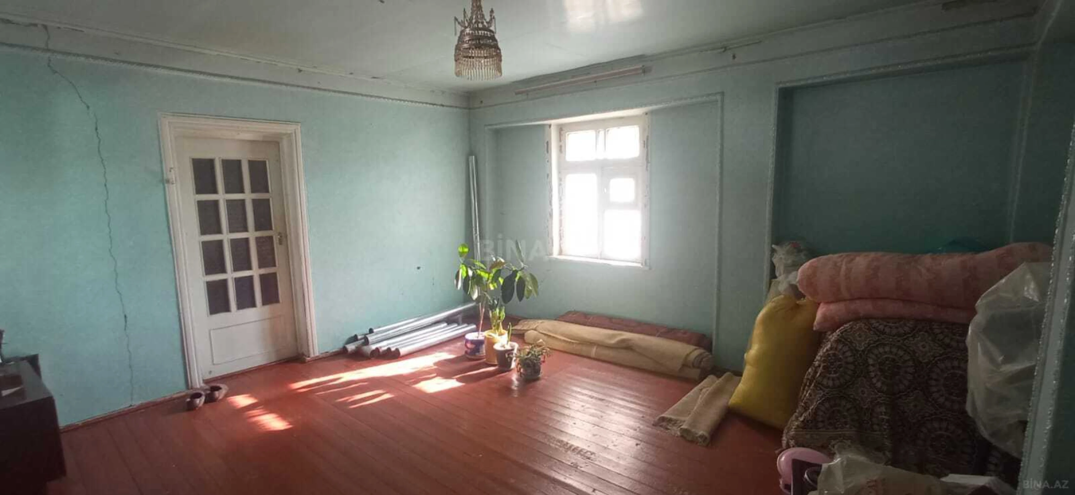 Satılır 8 otaqlı həyət evi 440 m²