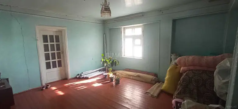 Satılır 8 otaqlı həyət evi 440 m²