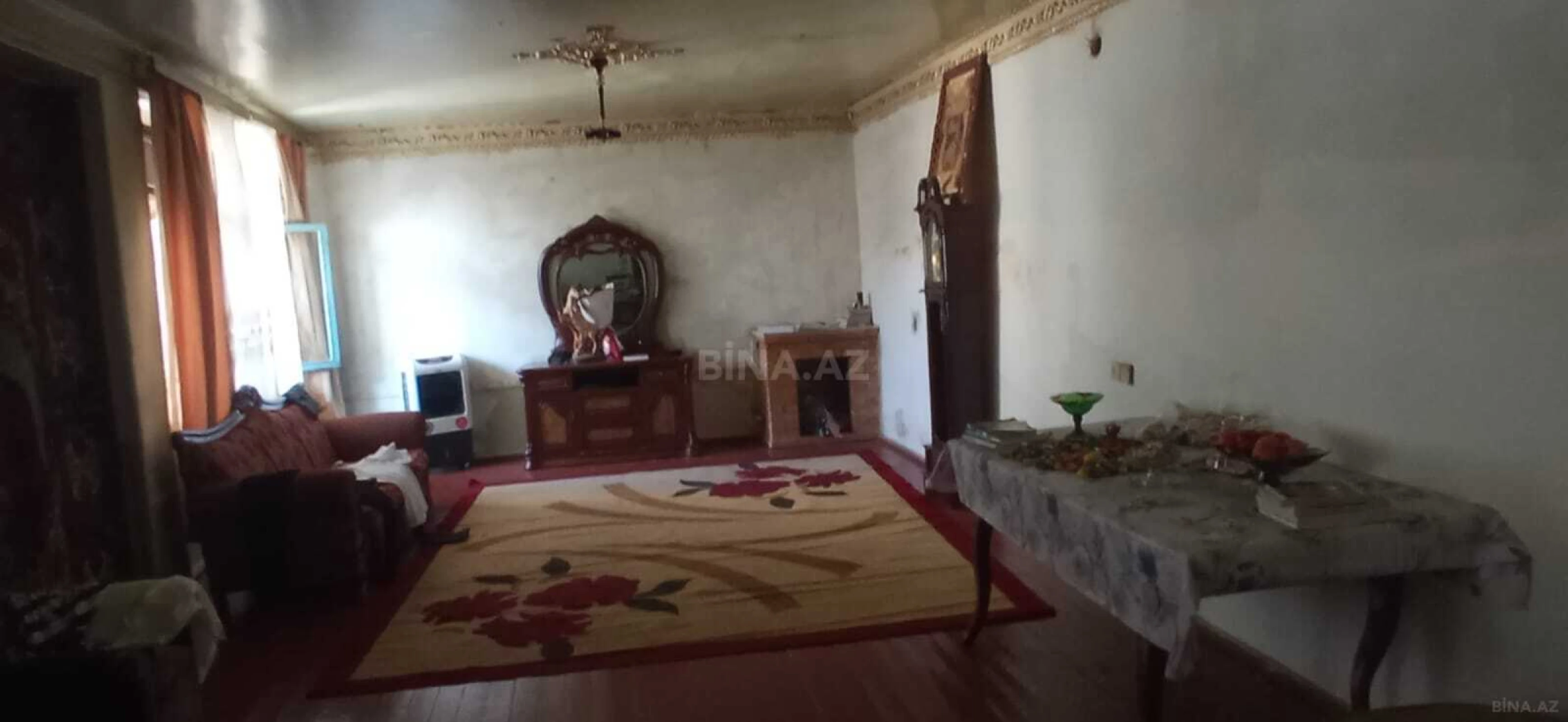 Satılır 8 otaqlı həyət evi 440 m²