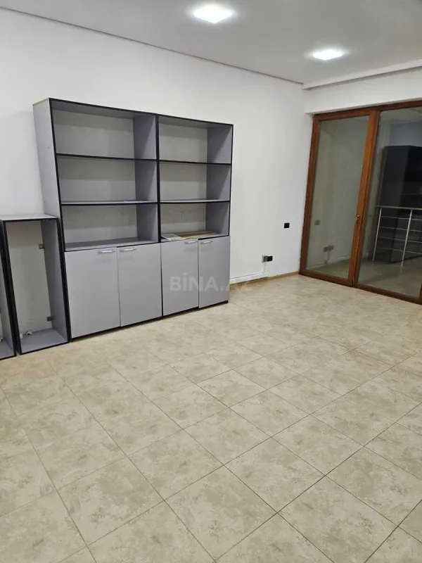 Kirayə verilir 3 otaqlı ofis 90 m²