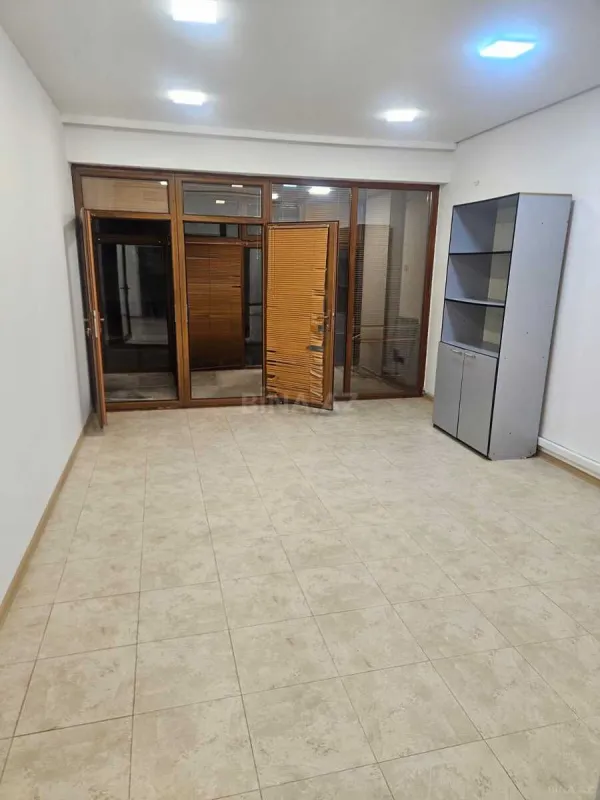 Kirayə verilir 3 otaqlı ofis 90 m²