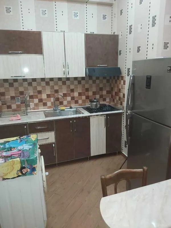 Kirayə verilir 2 otaqlı mənzil 70 m²