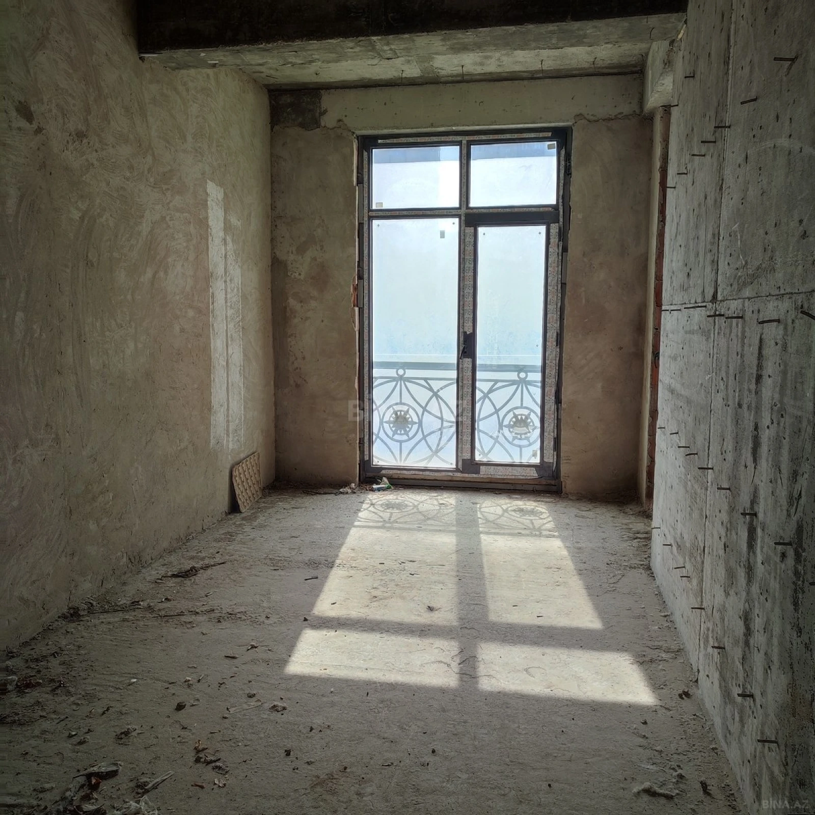 Satılır 3 otaqlı mənzil 159 m²