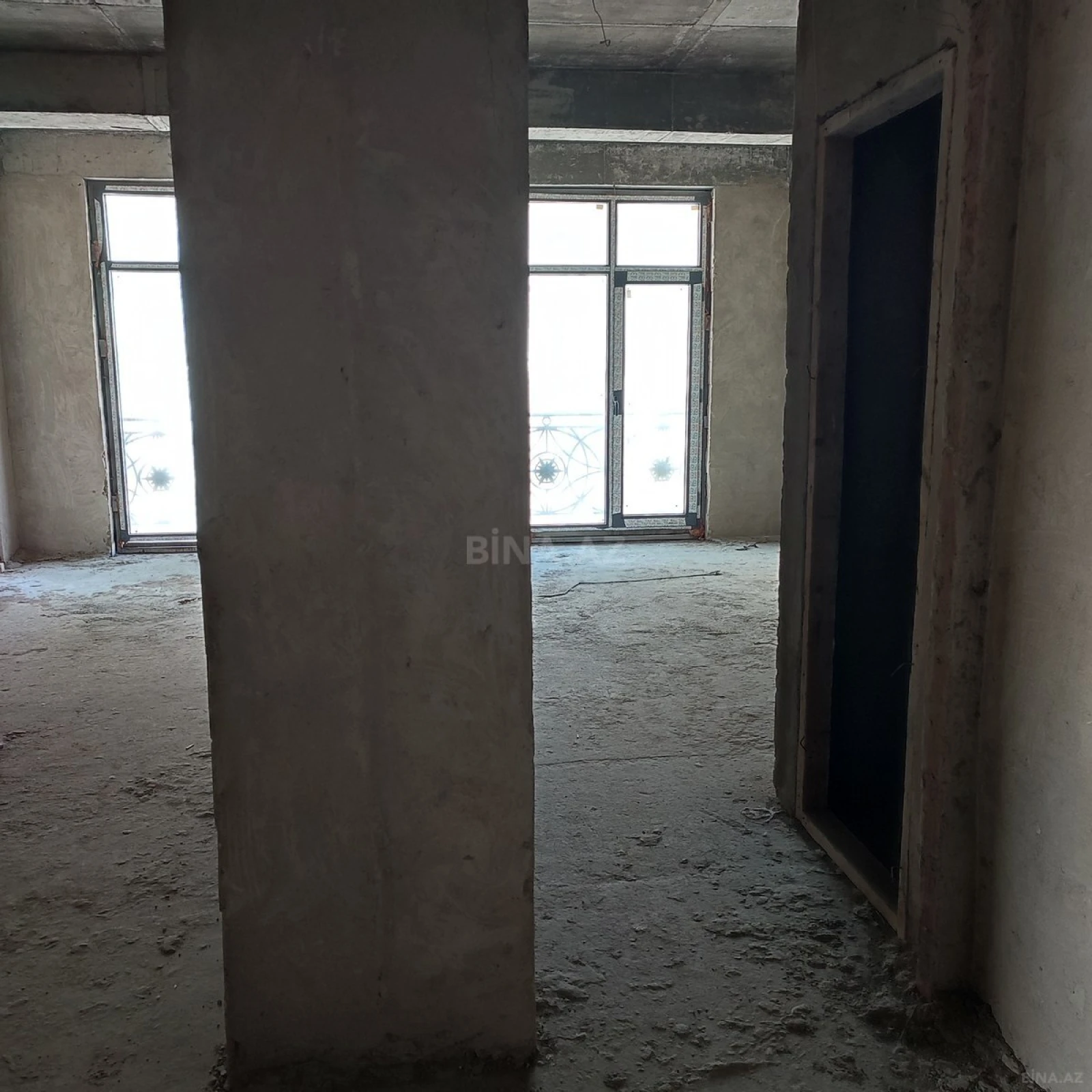 Satılır 3 otaqlı mənzil 159 m²