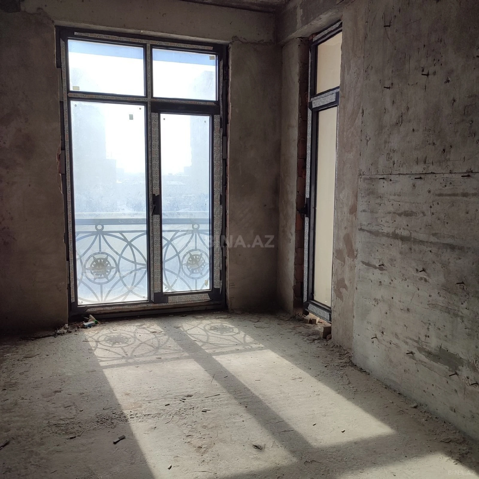 Satılır 3 otaqlı mənzil 159 m²