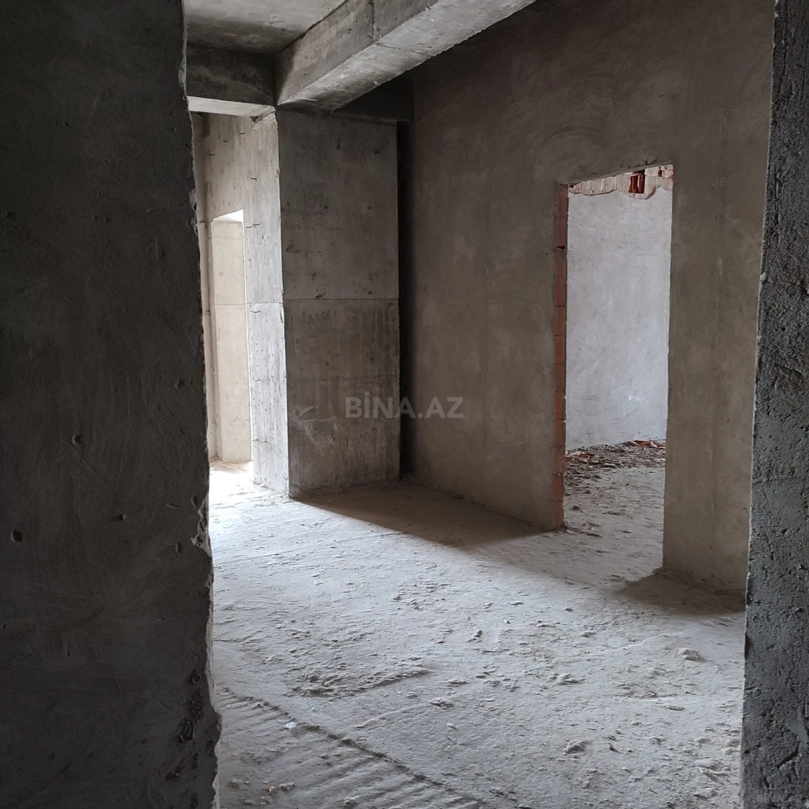 Satılır 3 otaqlı mənzil 159 m²