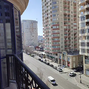 Satılır 3 otaqlı mənzil 159 m²
