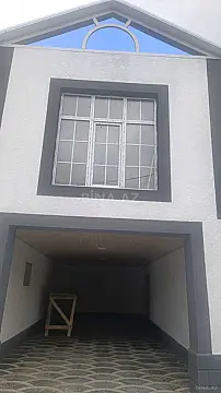 Satılır 4 otaqlı həyət evi 198 m²