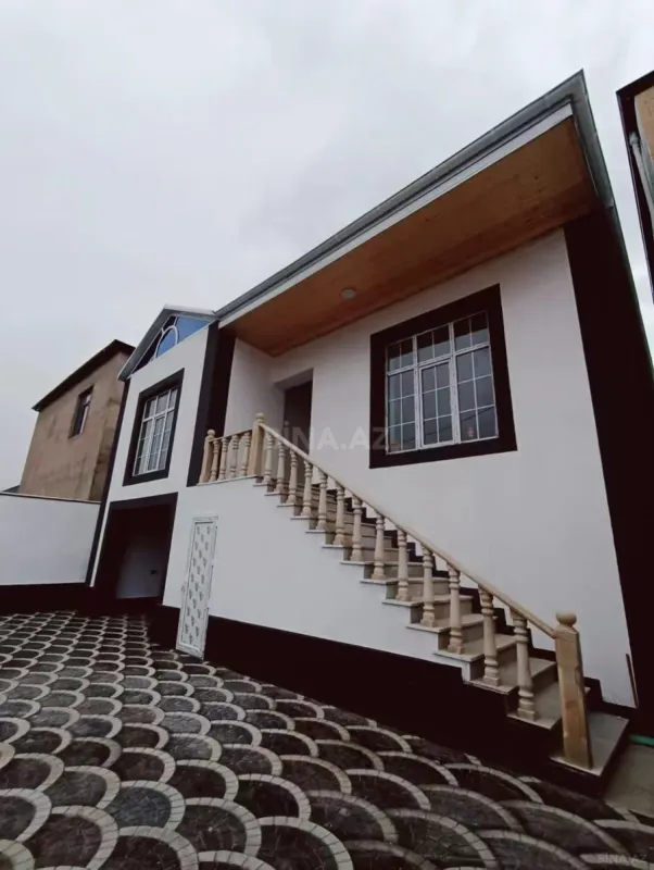 Satılır 4 otaqlı həyət evi 198 m²
