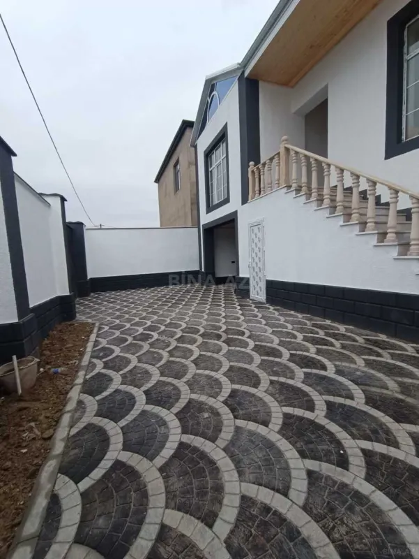 Satılır 4 otaqlı həyət evi 198 m²