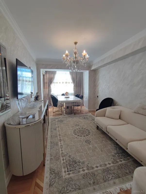 Satılır 2 otaqlı mənzil 70 m²