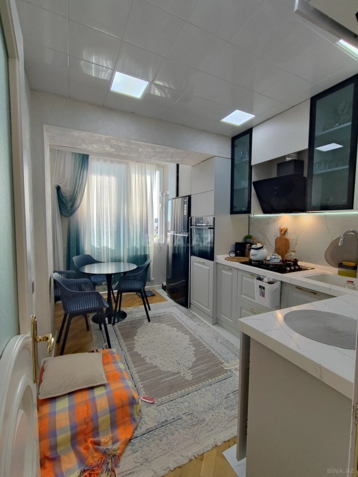 Satılır 2 otaqlı mənzil 70 m²