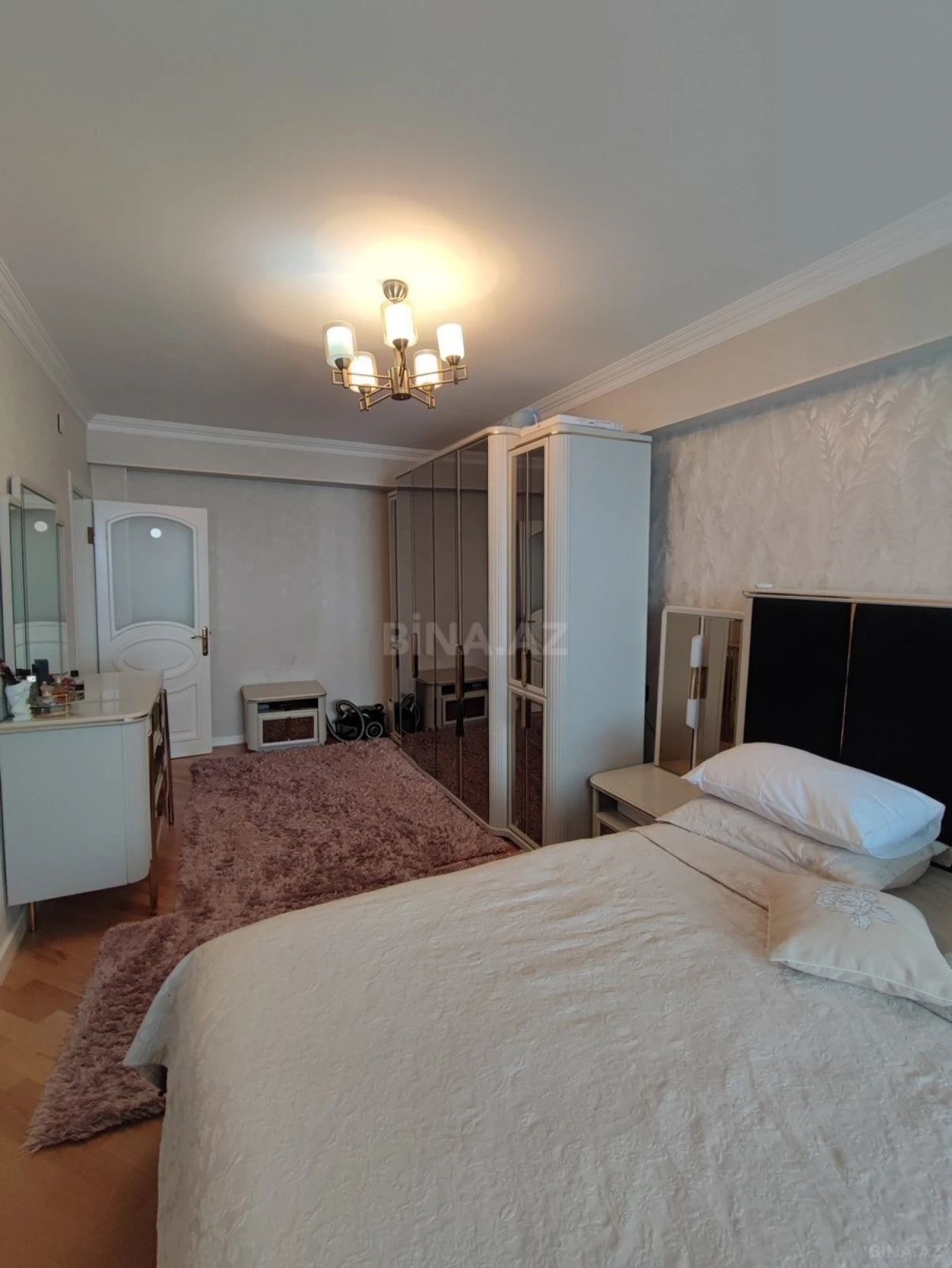 Satılır 2 otaqlı mənzil 70 m²