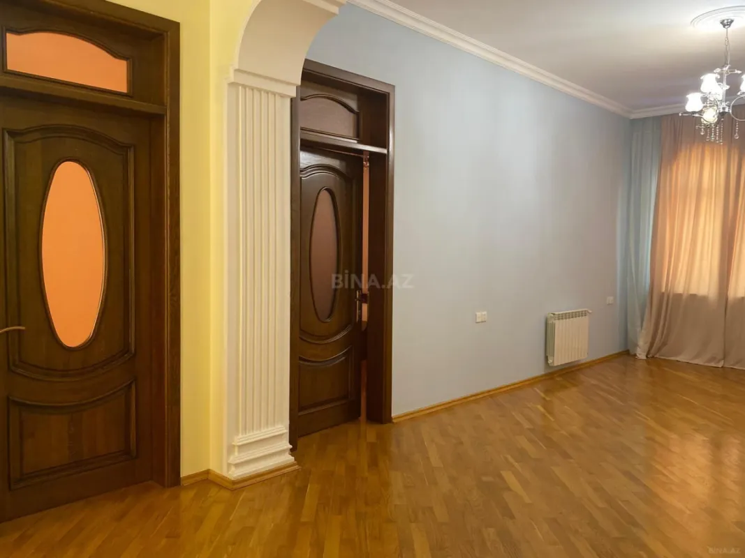 Kirayə verilir 7 otaqlı həyət evi 550 m²