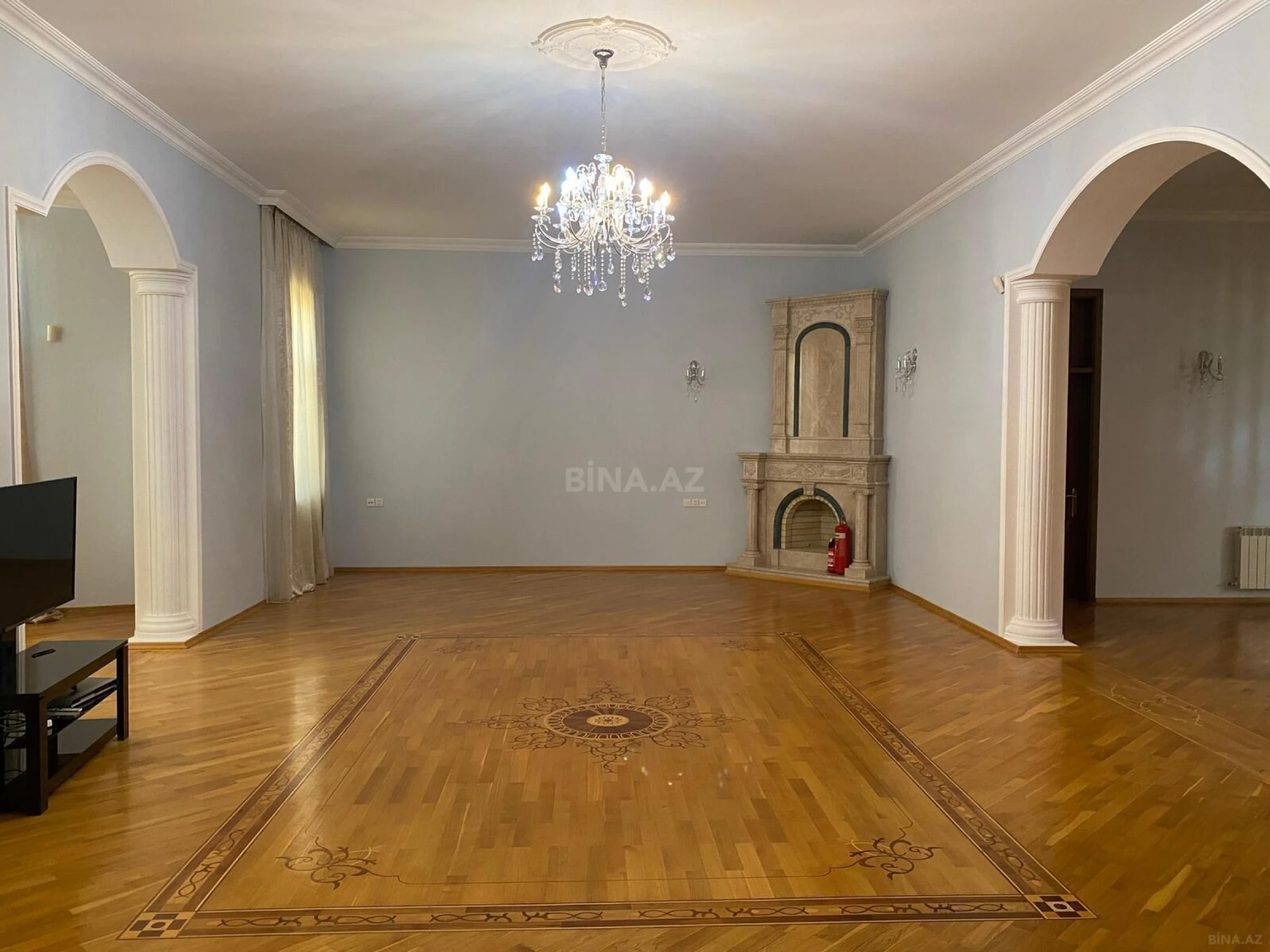 Kirayə verilir 7 otaqlı həyət evi 550 m²