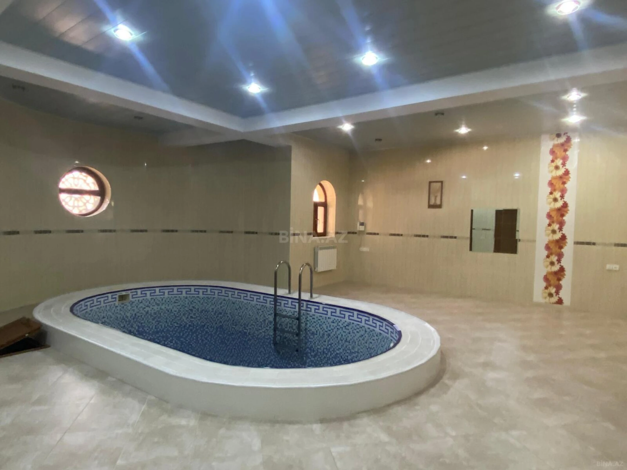 Kirayə verilir 7 otaqlı həyət evi 550 m²