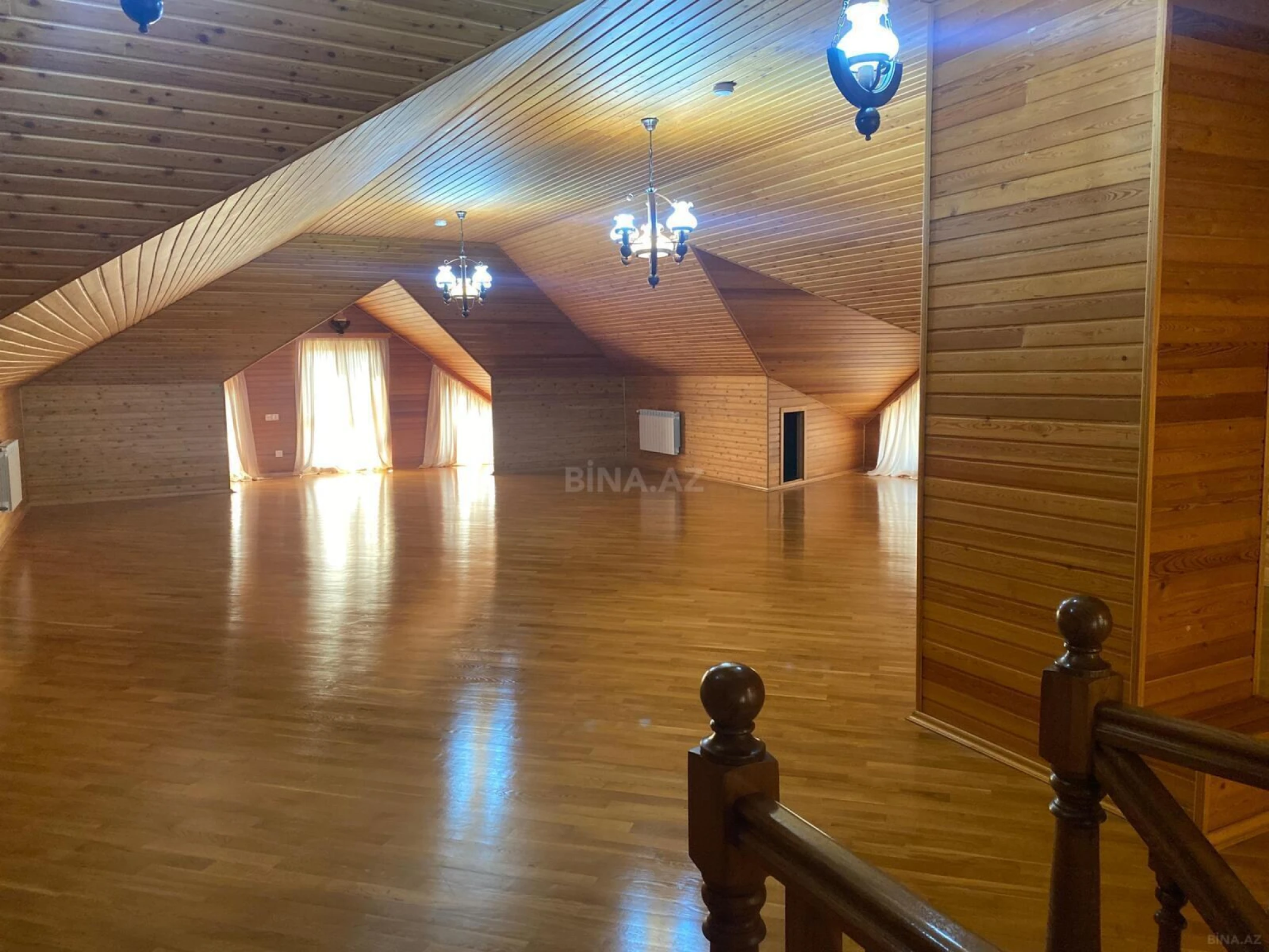 Kirayə verilir 7 otaqlı həyət evi 550 m²