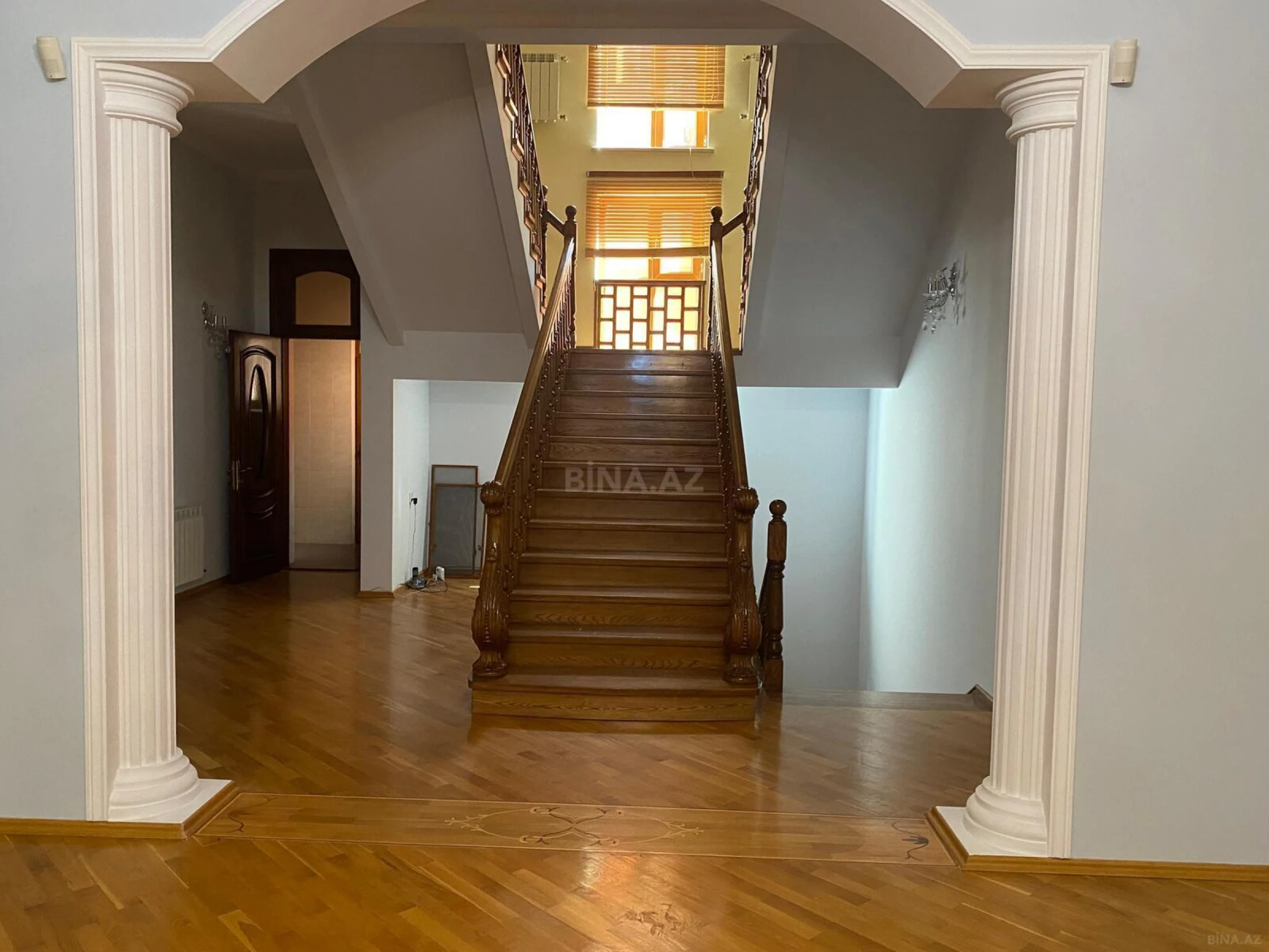 Kirayə verilir 7 otaqlı həyət evi 550 m²