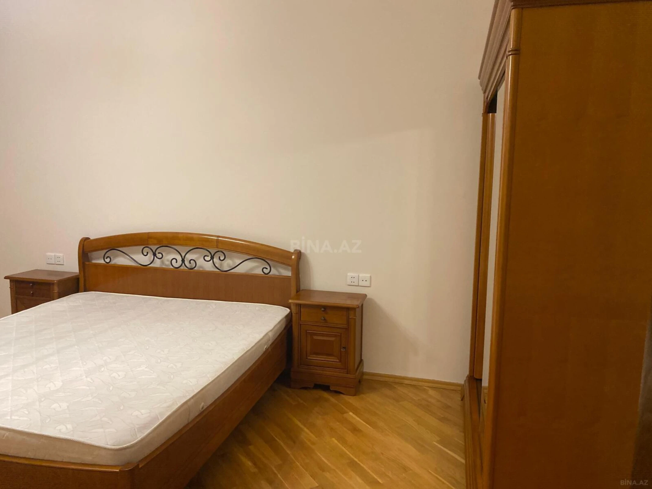 Kirayə verilir 7 otaqlı həyət evi 550 m²