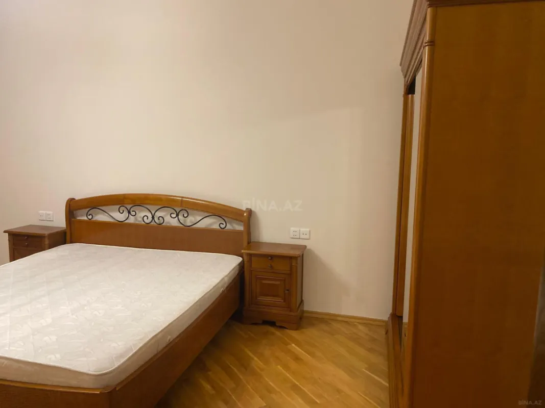 Kirayə verilir 7 otaqlı həyət evi 550 m²