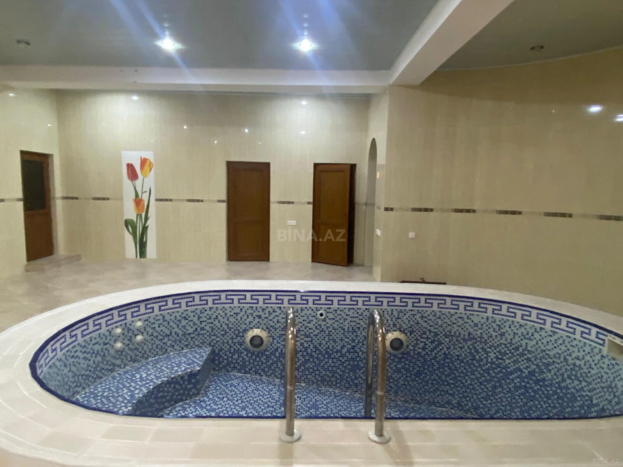 Kirayə verilir 7 otaqlı həyət evi 550 m²