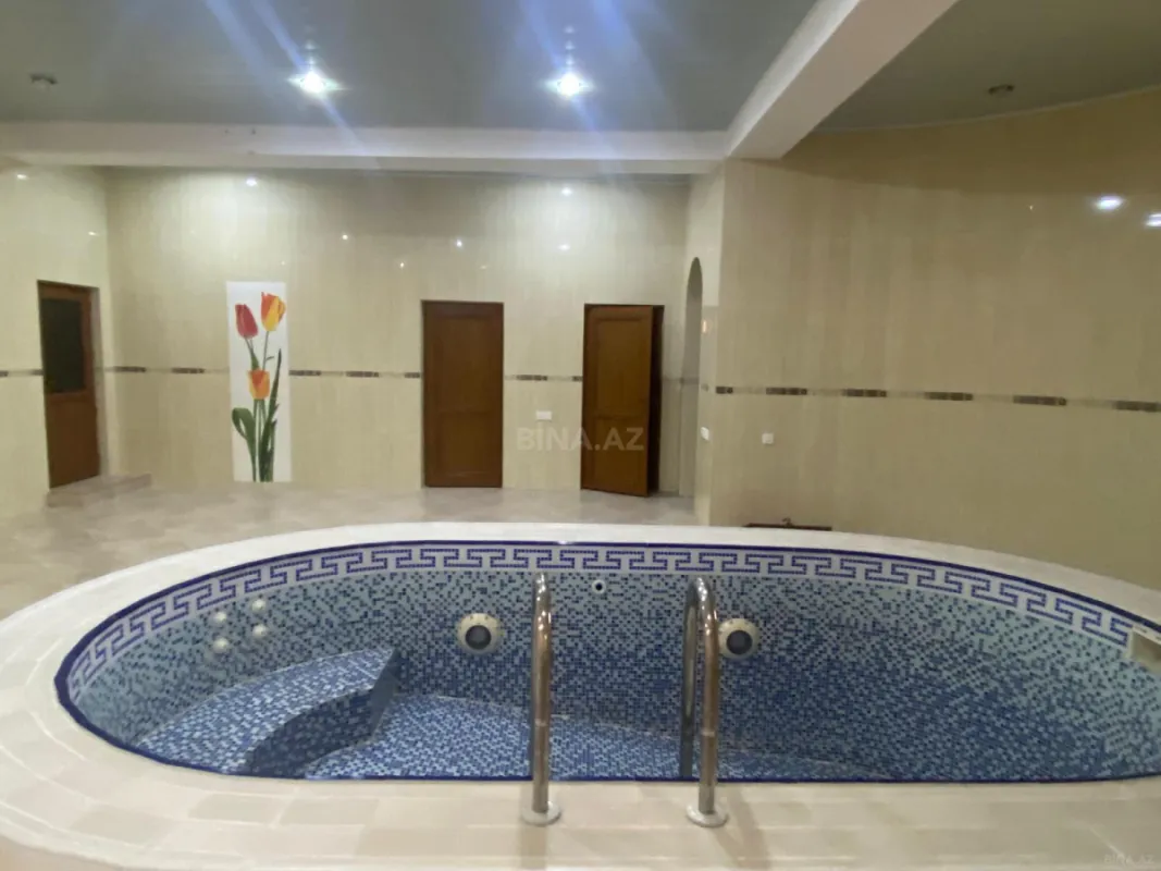 Kirayə verilir 7 otaqlı həyət evi 550 m²