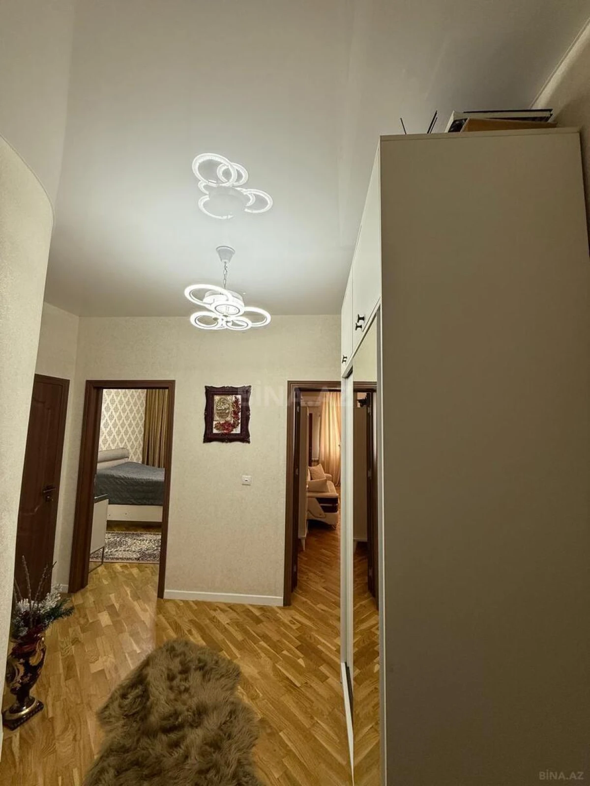 Satılır 2 otaqlı mənzil 71 m²