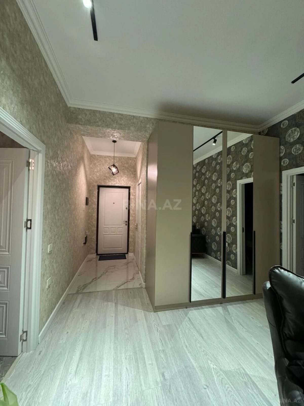 Kirayə verilir 2 otaqlı mənzil 85 m²