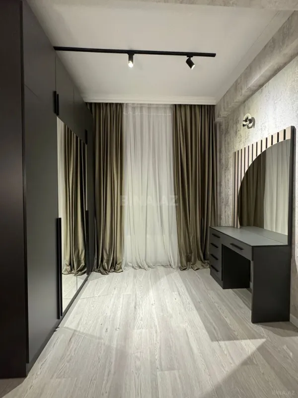 Kirayə verilir 2 otaqlı mənzil 85 m²