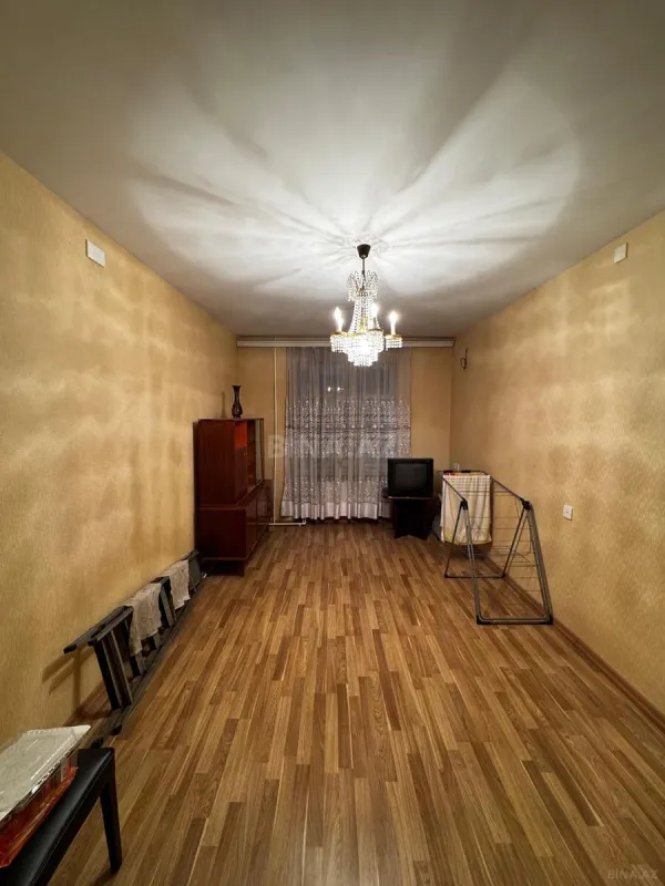 Satılır 4 otaqlı mənzil 100 m²