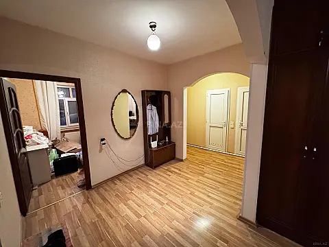 Satılır 4 otaqlı mənzil 100 m²